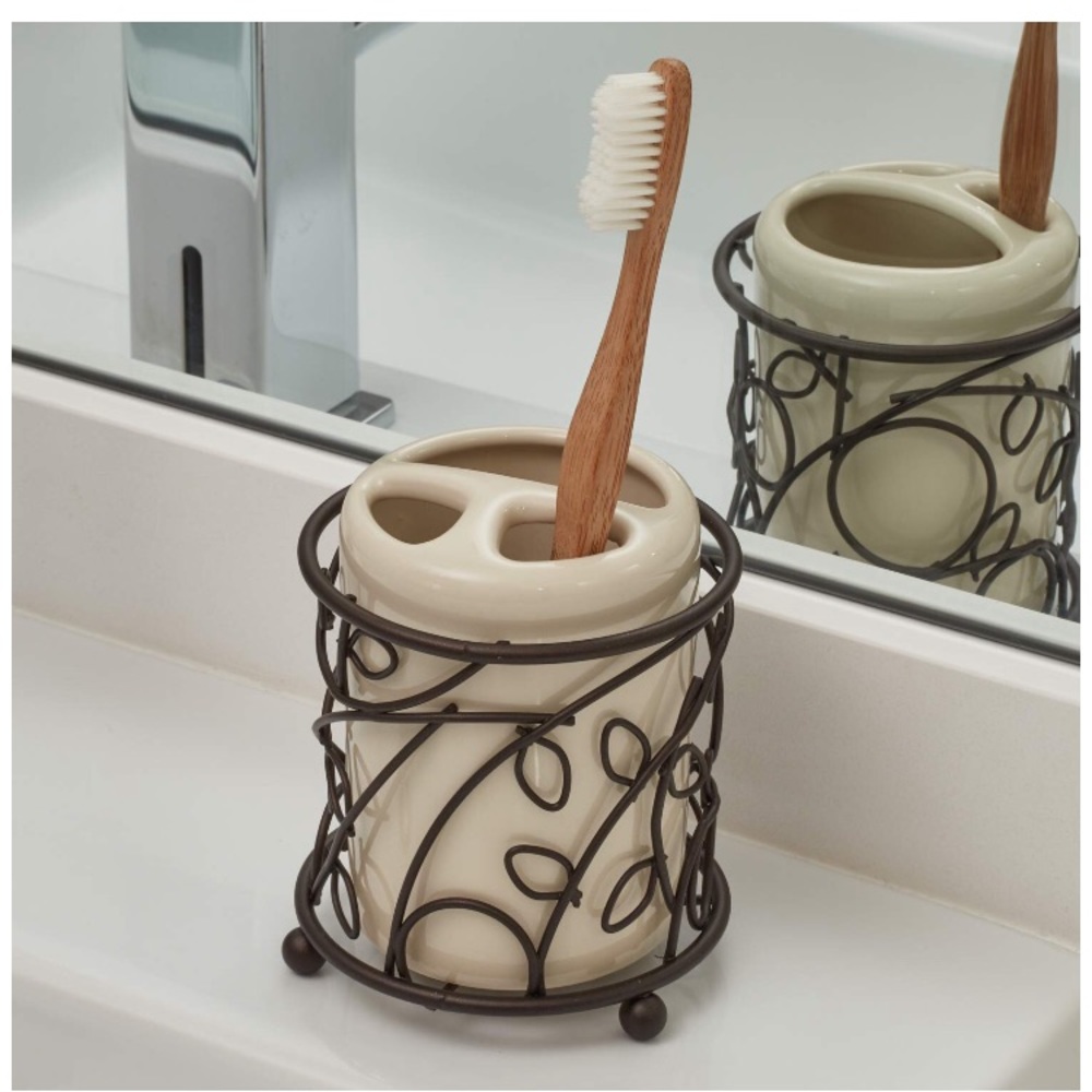 Toothbrush holder
